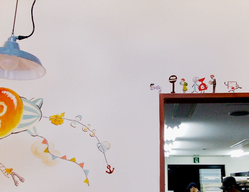 BREAD JUNCTIONの店内ペイント写真：パンでできた気球の写真